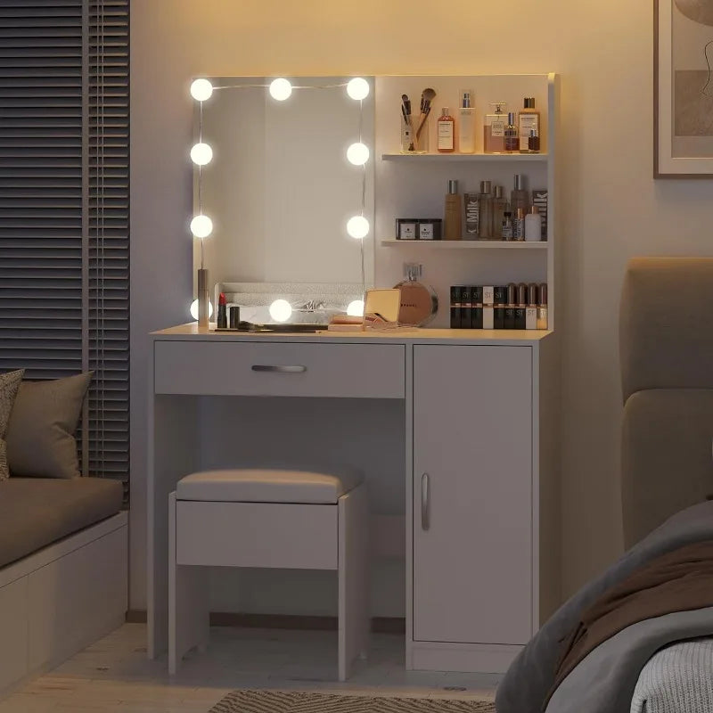 Makeup Vanity With Mirror & Lights